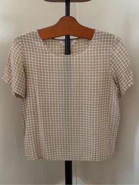 Casual Corner Vintage Short Sleeve Silk Blouse Beige Patterned Medium
